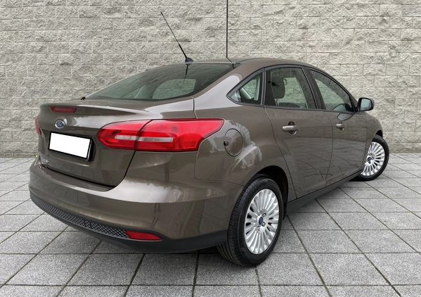 Ford Focus cena 33900 przebieg: 184000, rok produkcji 2015 z Będzin małe 79